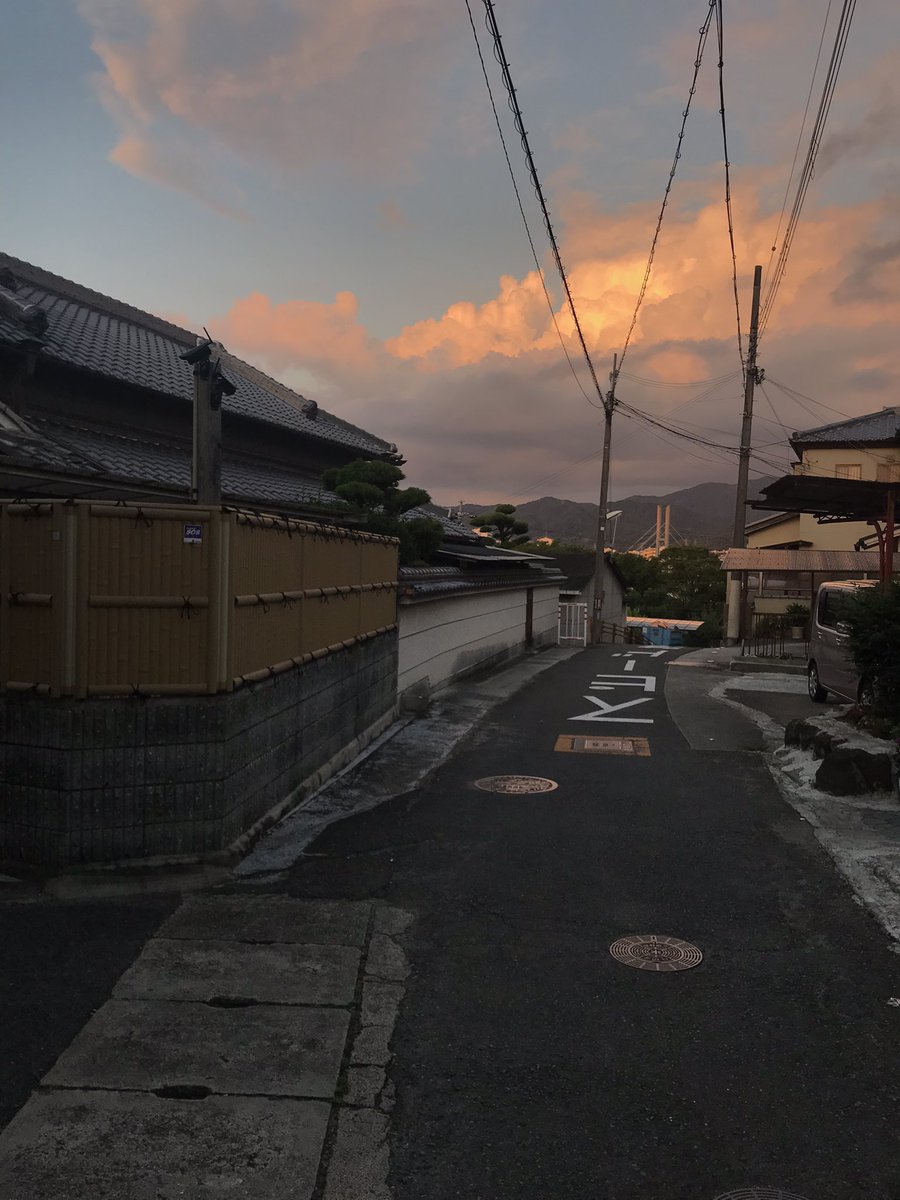 Artwork by なんかいい路地bot